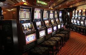 Berbagai pilihan meja live casino mpopelangi yang tersedia di platform