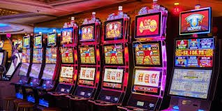 Tampilan meja live casino mpopelangi dengan dealer sungguhan di layar HP